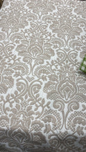 Carica l&#39;immagine nel visualizzatore di Gallery, Copriletto jacquard matrimoniale Luna
