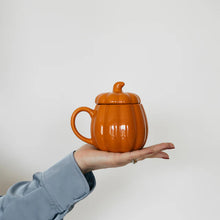 Carica l&#39;immagine nel visualizzatore di Gallery, Tazza zucca arancione con coperchio

